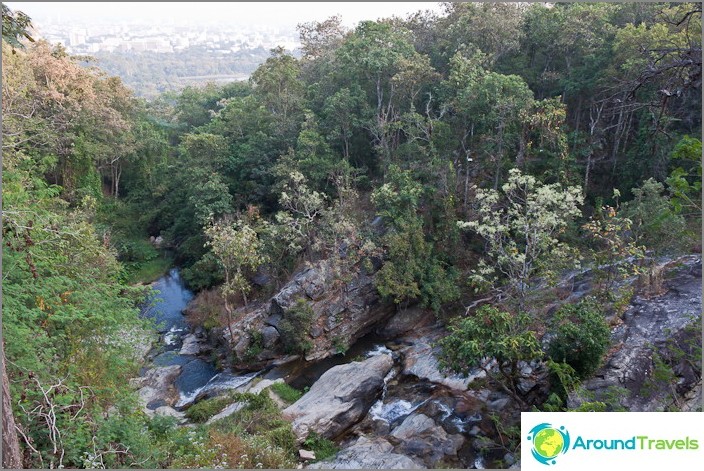 Zweiter Wang Bua Ban Wasserfall