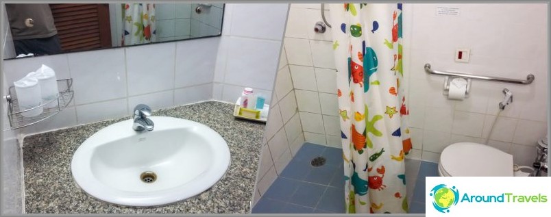 Cada habitación tiene su propio baño y ducha.