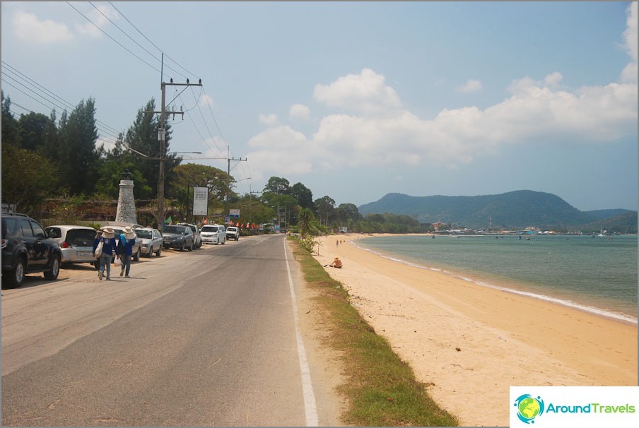The road along the beach