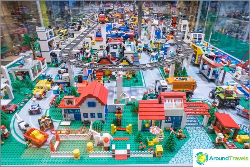 Lego Museum in Prague - you can see it, you can't touch it