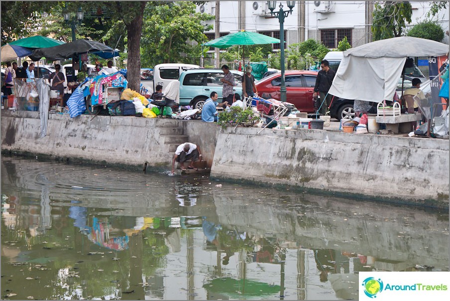 Bangkok has many canals