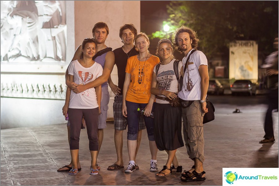 Conheci amigos em Bangkok