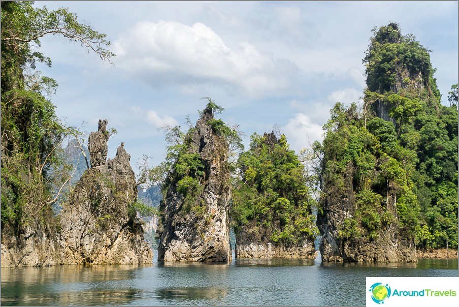 These 3 rocks are the symbol of Khao Sok National Park