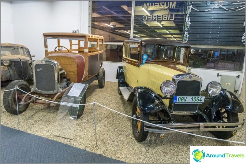 Musée technique de Liberec - voitures anciennes et locomotives à vapeur