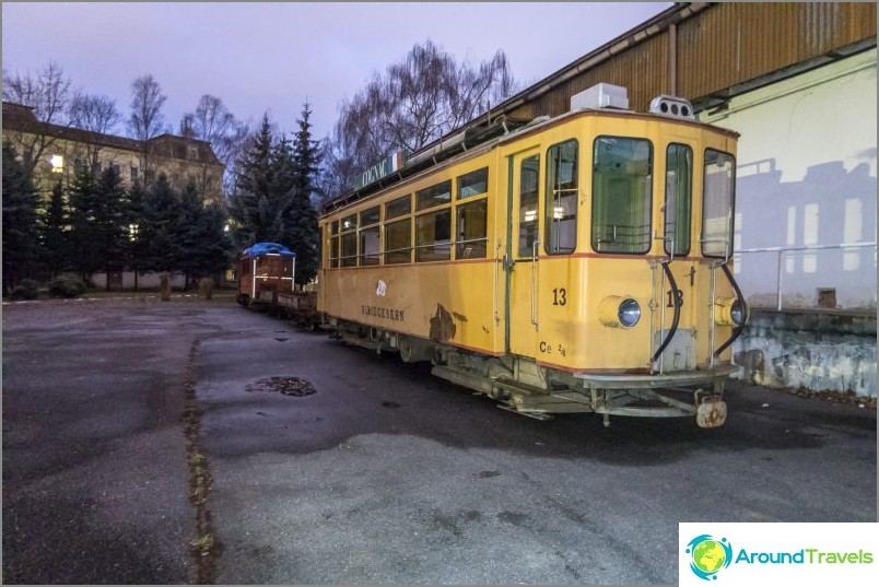 Liberec tekniske museum - gamle biler og damplokomotiver