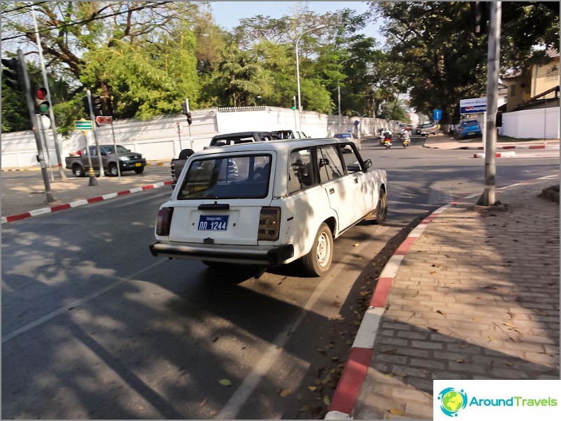 Vaz 2104 i Laos. Vientiane