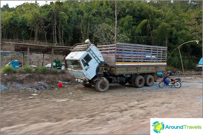 I Laos, mycket KAMAZ