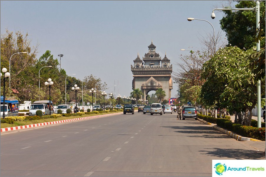 Arc de Triomphe Patuxai - as on the Champs Elysees