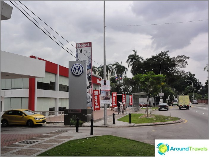 Volkswagen and Rozel showroom in front of the Thai Consulate