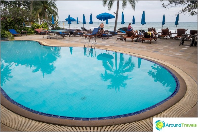 Swimming pool near the restaurant and right on the beach