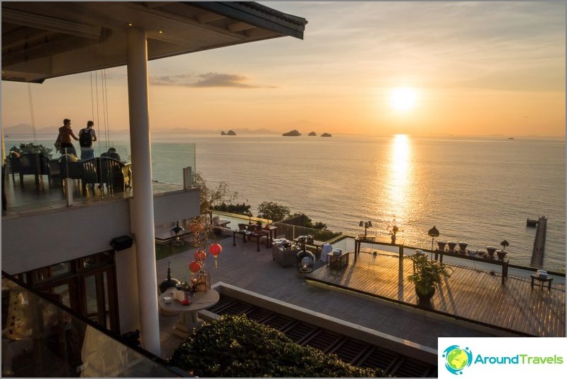 The Air Bar at InterContinental is the best sunset spot in Koh Samui