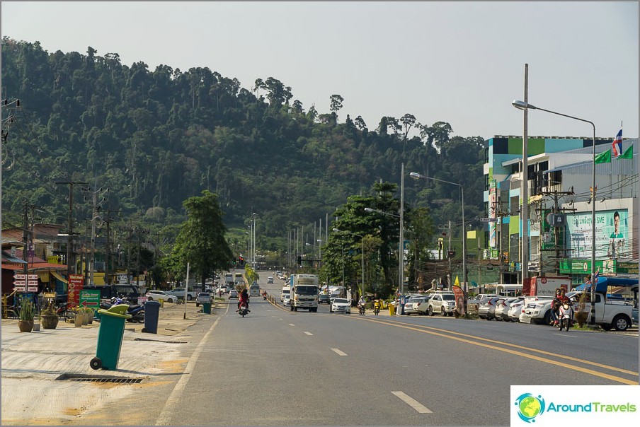 The main route through Khao Lak