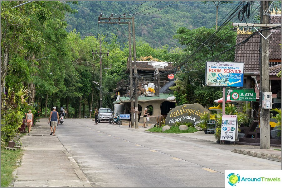 Lots of greenery in some places, Nang Tong street