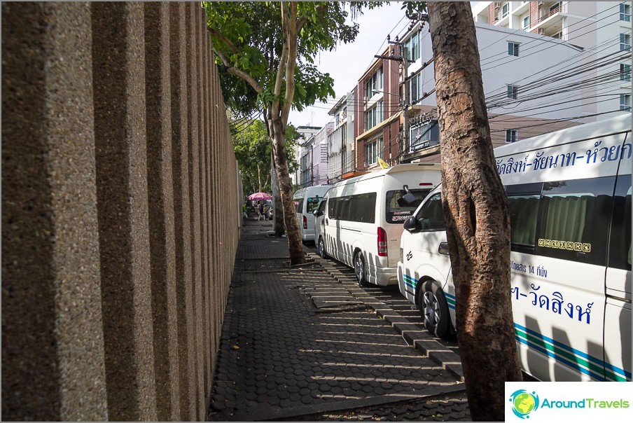 Minibus parking along the road near the hotel