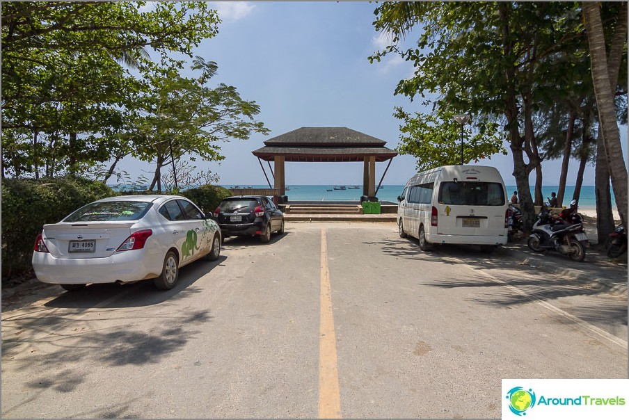 Praia de Klong Muang, lado esquerdo. Sheraton hotel