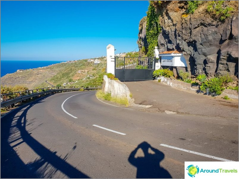 Brány a vstup do oblasti poblíž nápisu Las Vistas