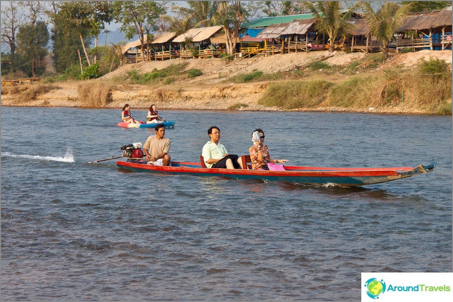 قوارب متعة على نهر نام سونغ