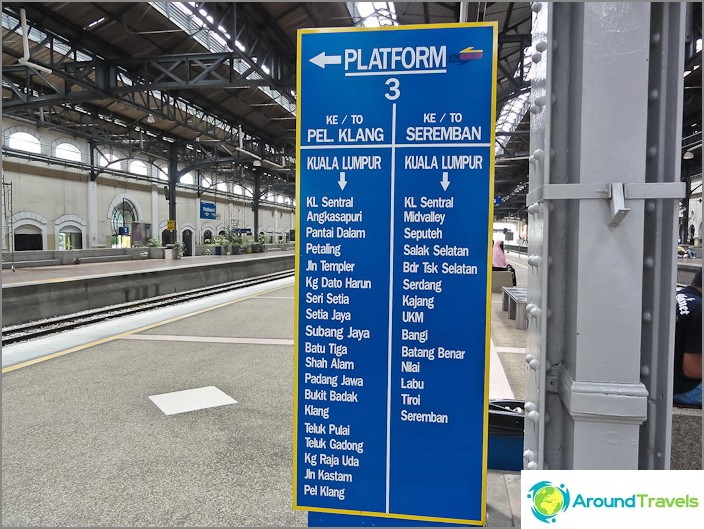 Indicador de trem na estação KTM Komuter