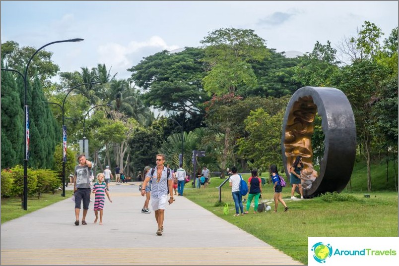 Gardens by the Bay in Singapore is the main attraction