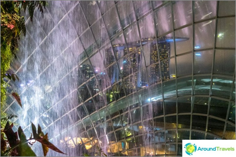 Gardens by the Bay in Singapore is the main attraction