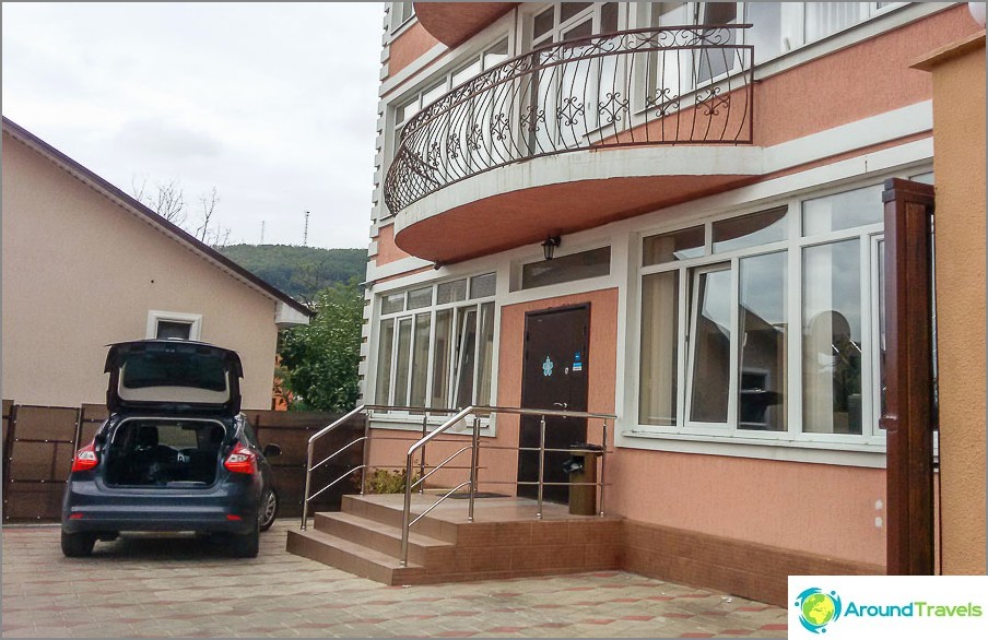 Nice and inexpensive hotel in Tuapse