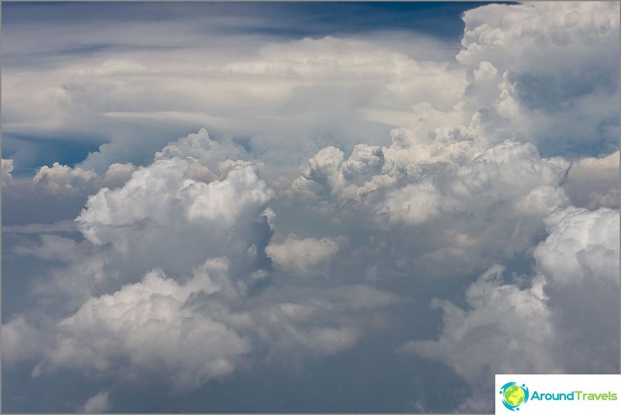 Wolken ergens boven India