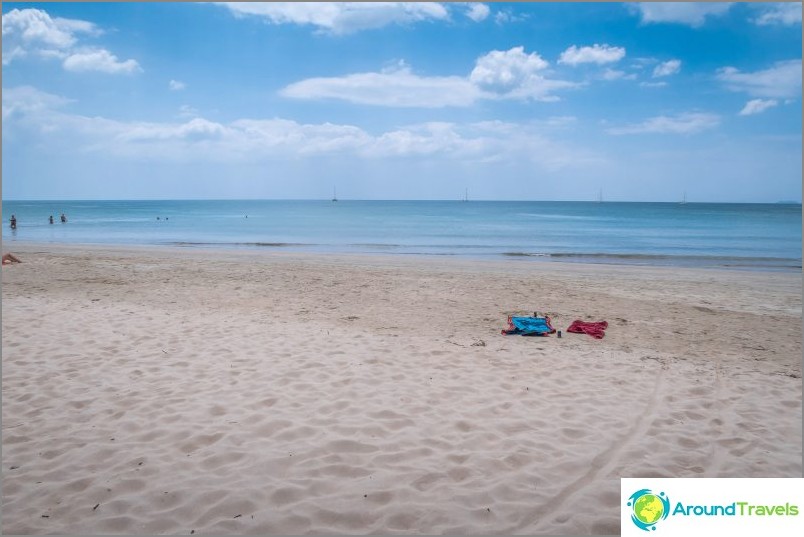 شاطئ كلونج داو في لانتا هو شاطئ عائلي رائع!