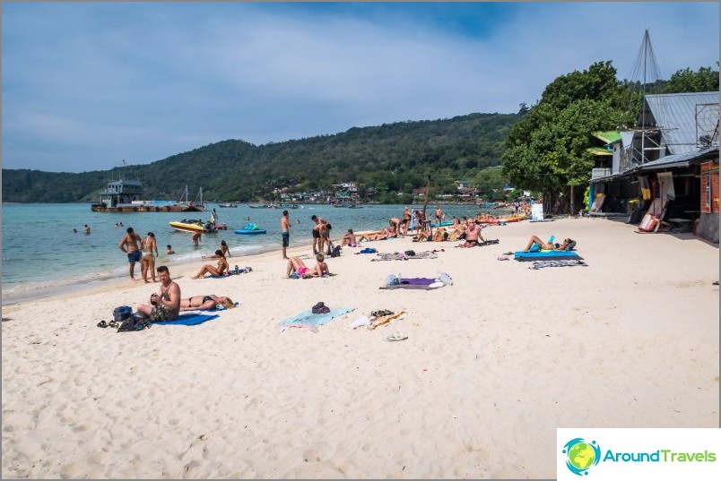 Lo Dalum Beach på Phi Phi Don Island er den lengste, men ikke den beste