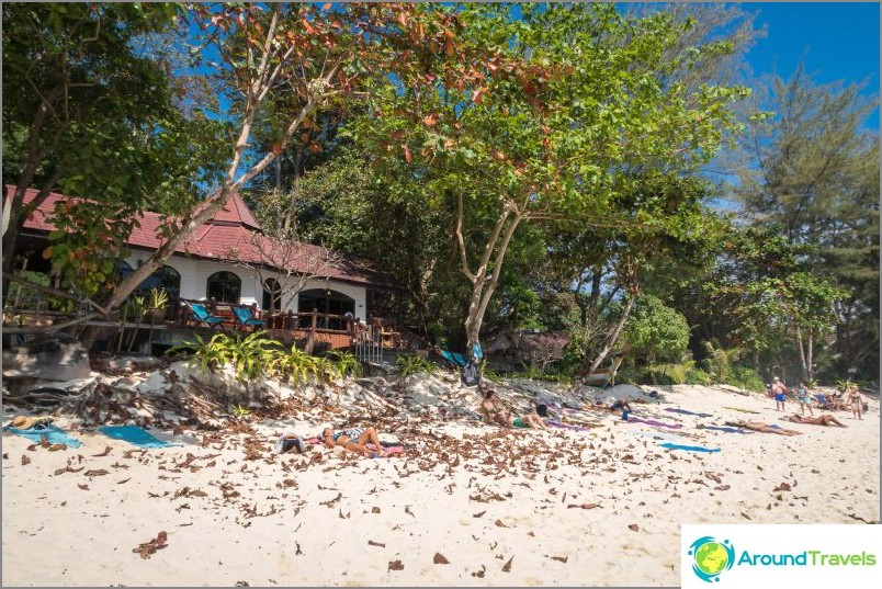 Long Beach på Phi Phi Don - en standard turiststrand