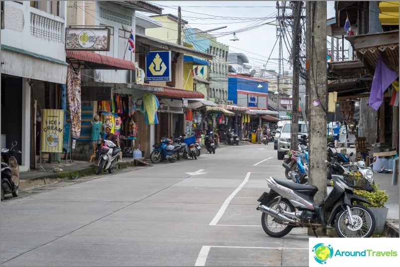 A lot of shops, in almost every building they sell something or offer a service