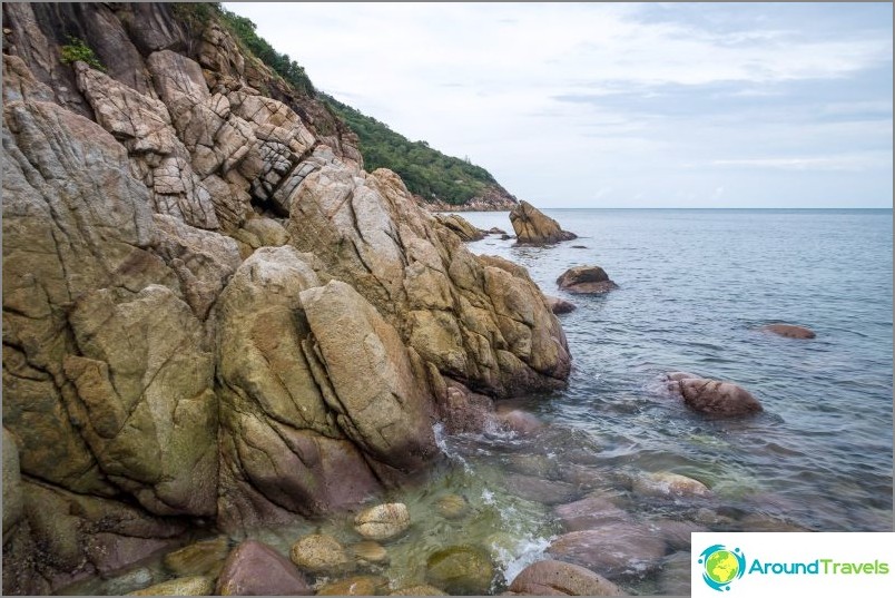 Ao Hin Ngam Beach - En brudt benstrand