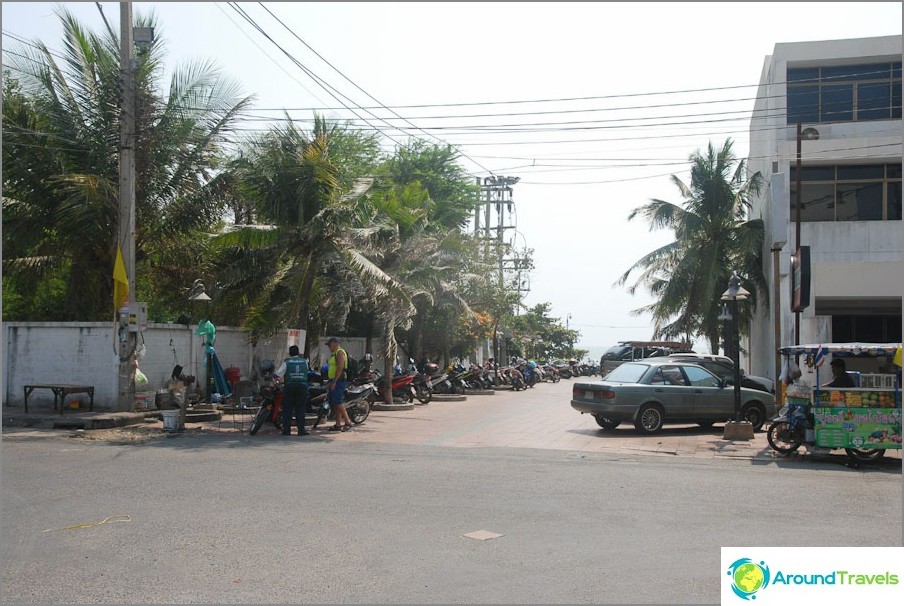 5. ulice Pratamnaka, přístup na pláž