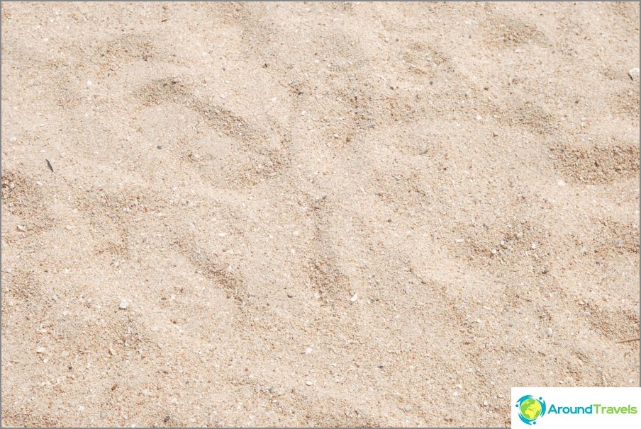 프라 툼낙의 모래