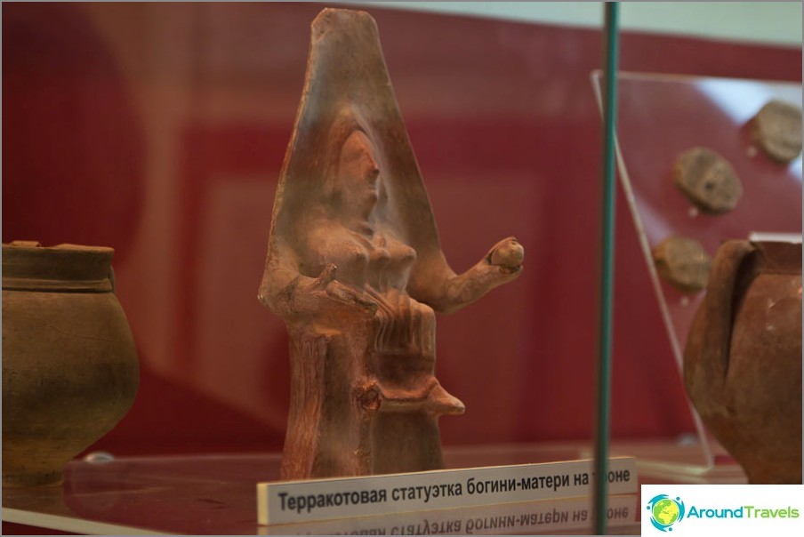 Figurka bogini z terakoty