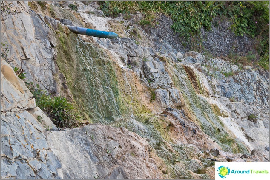 Agua dulce en la orilla