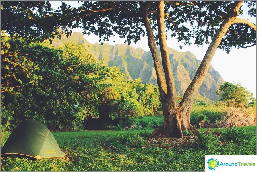 In een tent in Hawaii, USA