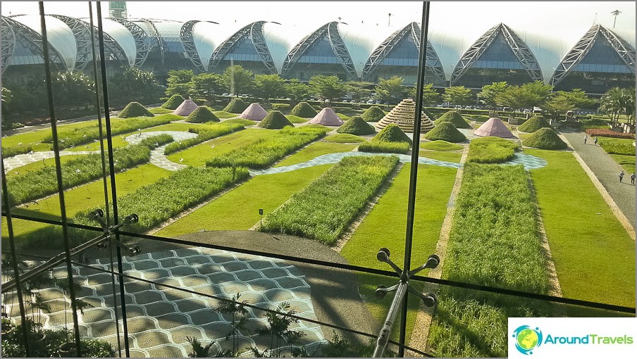 Uitzicht vanaf de luchthaven Suvarnabhumi