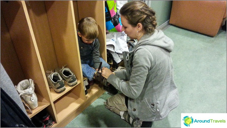 Great locker for dressing up shoes for bouncy boys