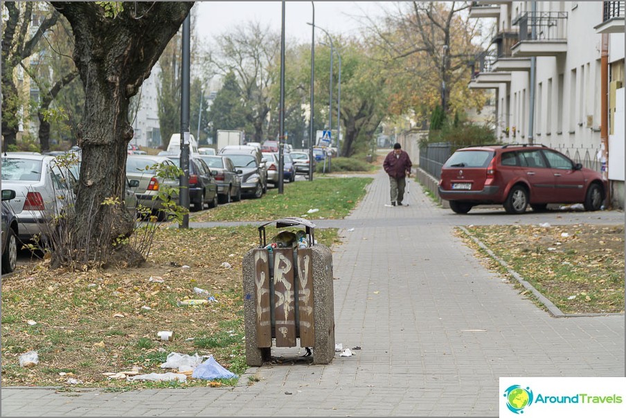 Garbage on the streets of Warsaw