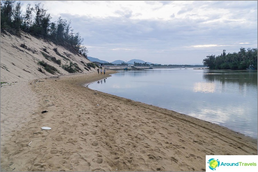 É assim que o passeio termina, atrás do mar