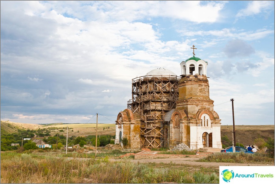 Iglesia de la Santísima Trinidad en la granja Dyadin