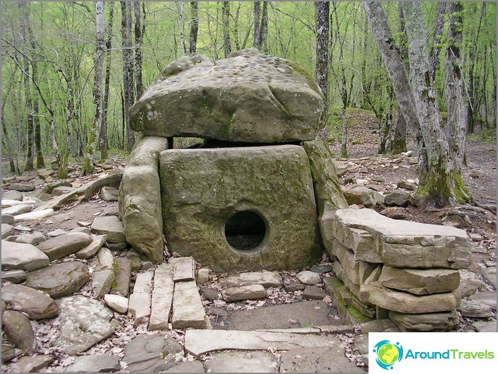 Renaissance Village - Dolmen Stärke des Geistes