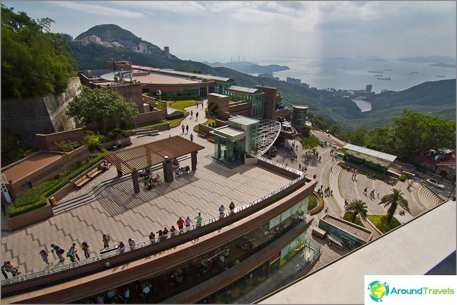 Гледка от наблюдателната площадка от другата страна на остров Хонконг - тогава ще сляза там