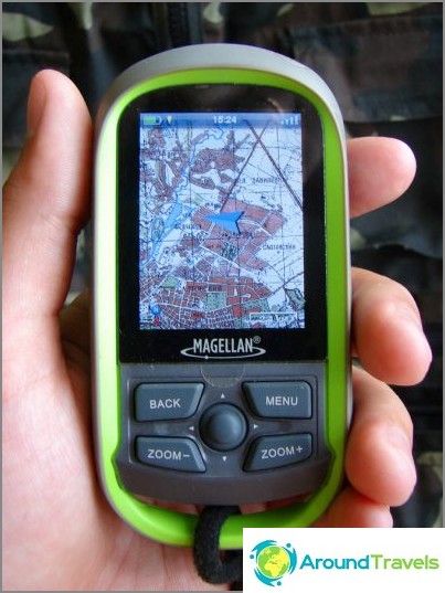 Můj navigátor je Magellan eXplorist GC. Na obrazovce je topografická mapa regionu Charkov