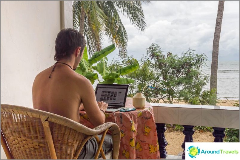 Despite the possible picture outside the window, you also have to sit for hours at the computer