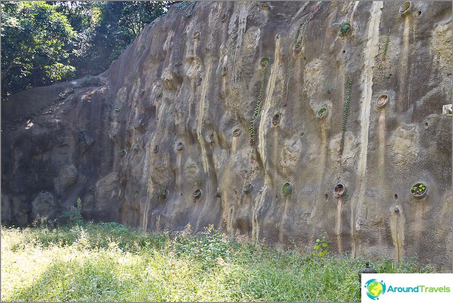 Slopes in concrete walls