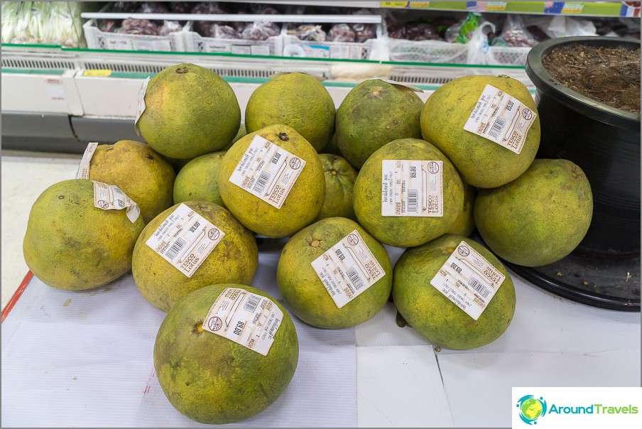 Pomelo 89 baht chacun