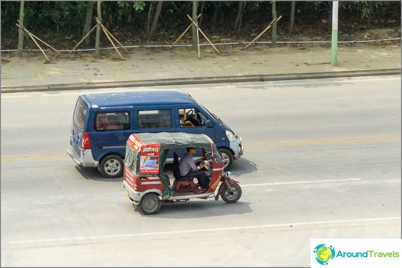 Tuk-tuks look different and are almost ruins. Russians call them rickshaw, and in Chinese san lun chae