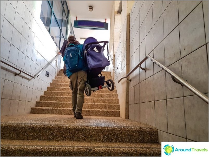 But even in lower Haifa, sometimes you have to carry a stroller.