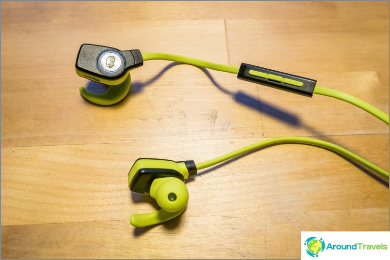 ISport SuperSlim headphones themselves
